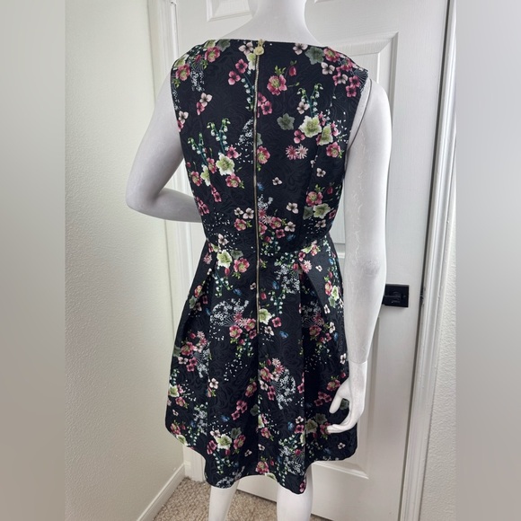 YUMI Black Fit Flare US 10 | Floral Sleeveless Pleated Dress #188 - Picture 10 of 14